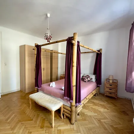Historic Charm And Modern Comfort - Interwar