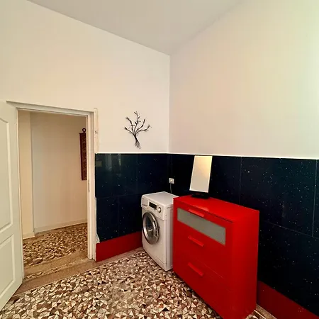 Historic Charm And Modern Comfort - Interwar
