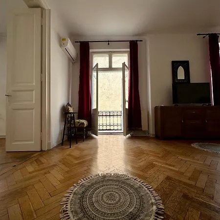 Historic Charm And Modern Comfort - Interwar Lägenhet *