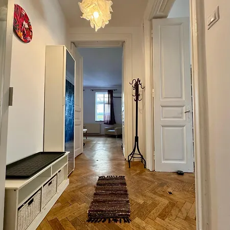 Historic Charm And Modern Comfort - Interwar * Boekarest