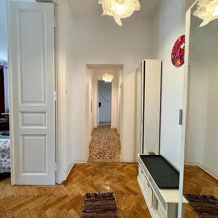 Historic Charm And Modern Comfort - Interwar *