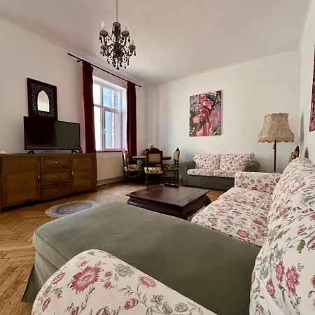 Апартаменты Historic Charm And Modern Comfort - Interwar Бухарест
