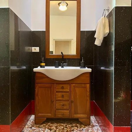 Historic Charm And Modern Comfort - Interwar *