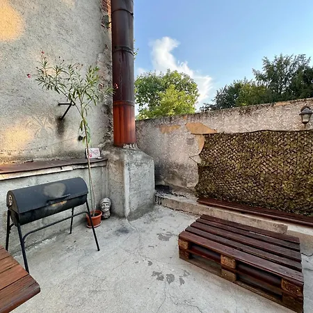 Historic Charm And Modern Comfort - Interwar Appartement *
