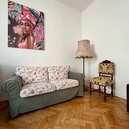 Historic Charm And Modern Comfort - Interwar *