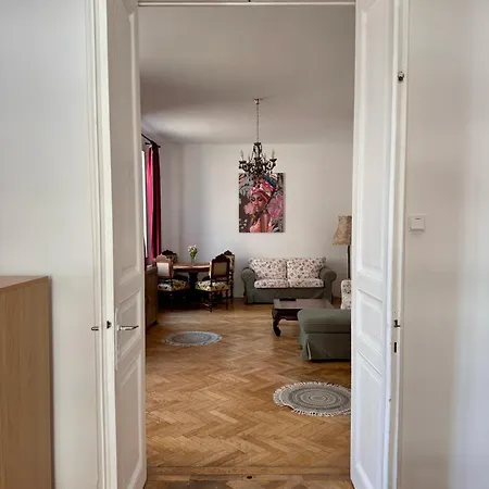 Historic Charm And Modern Comfort - Interwar